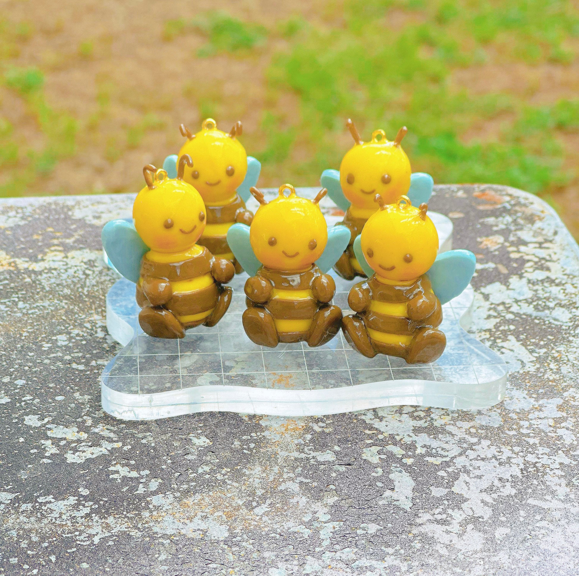 Snug Bee Keychain 🐝