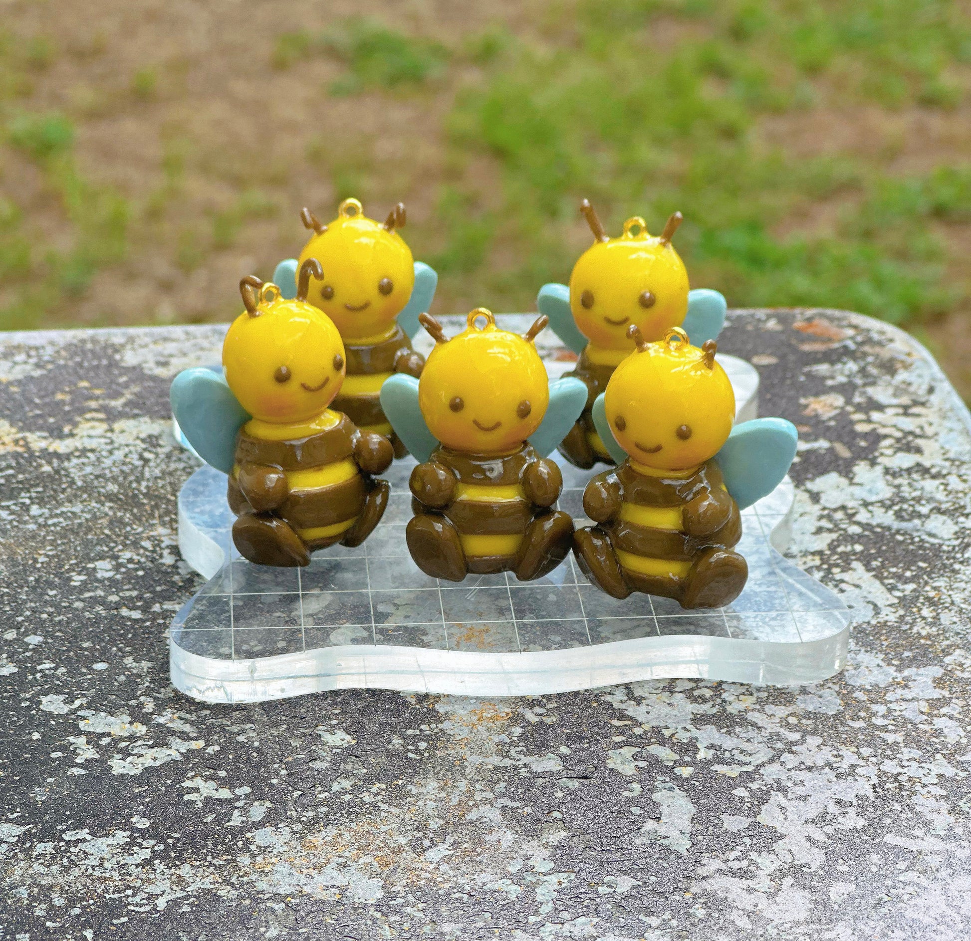 Snug Bee Keychain 🐝