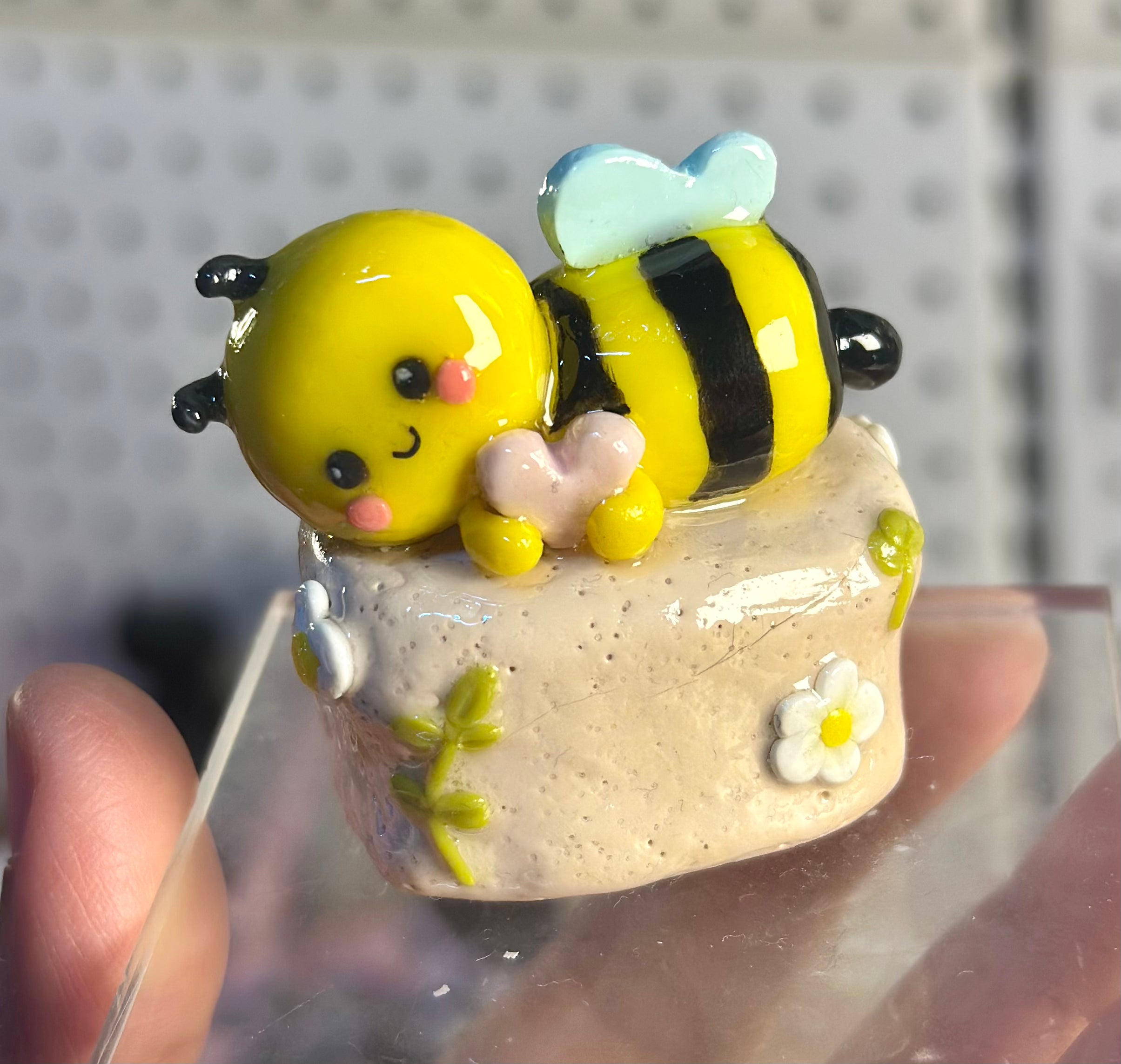 Snug Bee Desk Friend